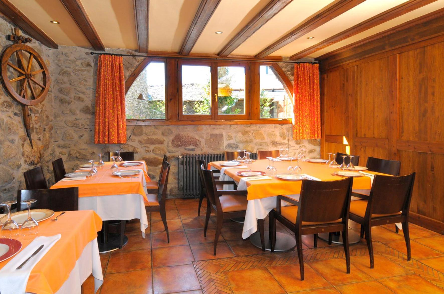 Casa Cornel 3*