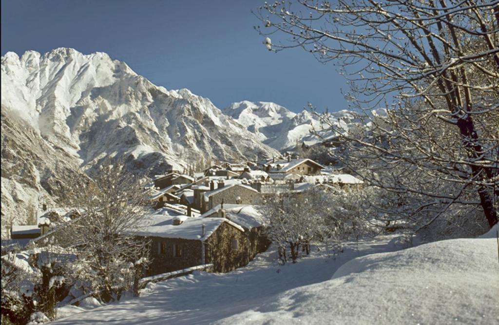Casa Cornel 3*